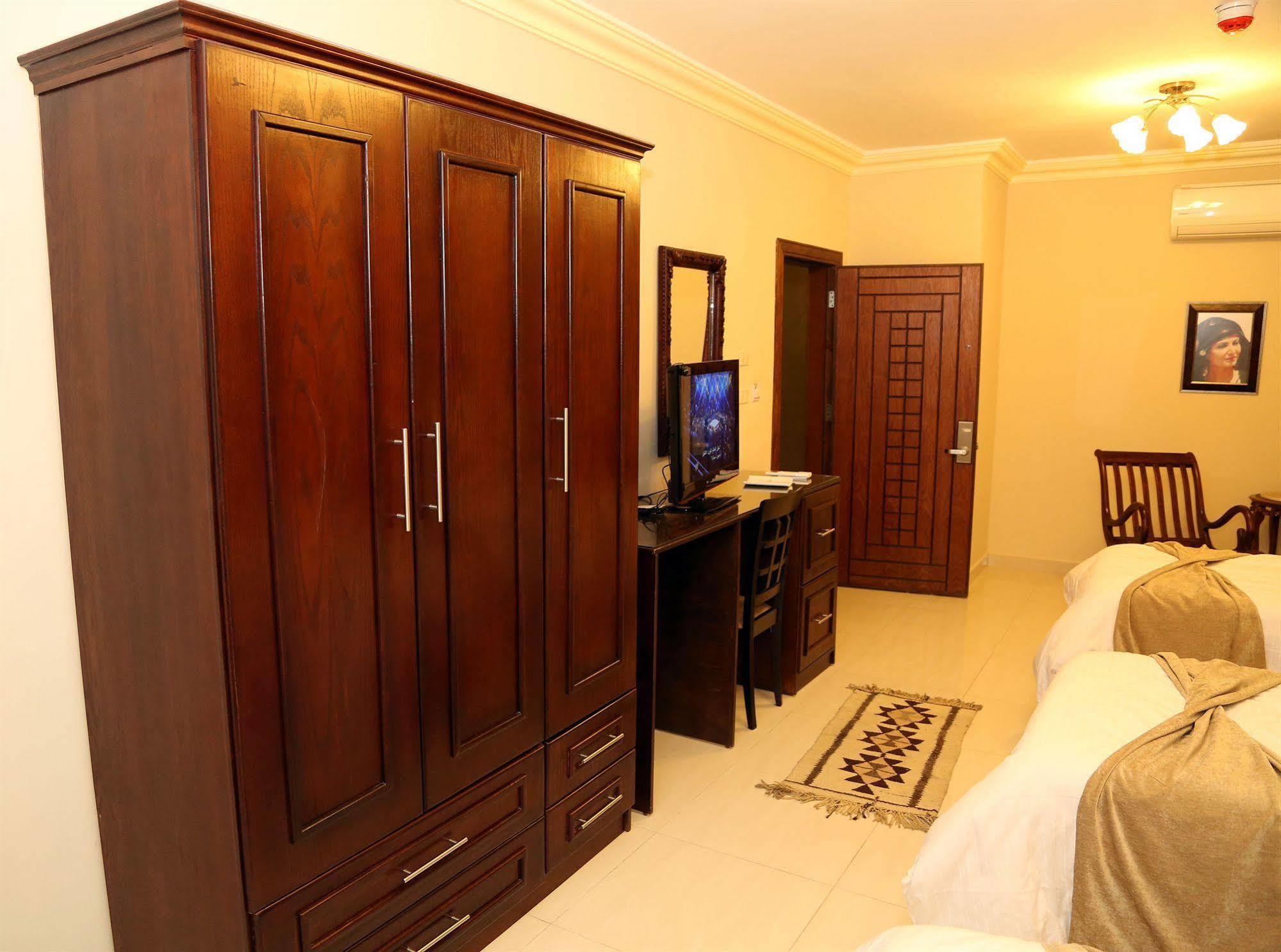 Saint John Hotel Мадаба Екстер'єр фото